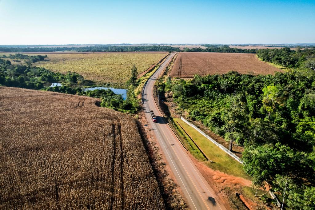 É HISTÓRICO! Governo de MT vai superar meta e entregar mais de 6.000 km de asfalto novo em rodovias até final de 2025
