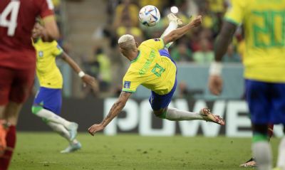 Gol de voleio de Richarlison é eleito o mais bonito da Copa do Catar