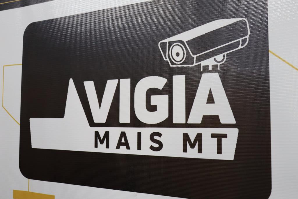 Polícia Civil recupera celular furtado em praça pública e identifica autor em análise de câmeras do Vigia Mais MT